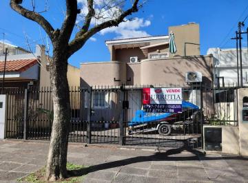 Casa · 154m² · 4 Ambientes · 2 Cocheras · Casa en Venta en Florida