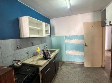 PH · 60m² · 3 Ambientes · 1 Cochera · Venta PH a Reciclar - V. Lugano - B. Piedra Buena