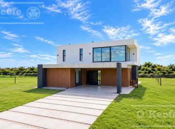 Casa · 176m² · 5 Ambientes · 1 Cochera · Casa en Alquiler a Estrenar en Puerto Nizuc - Guillermo Hudson