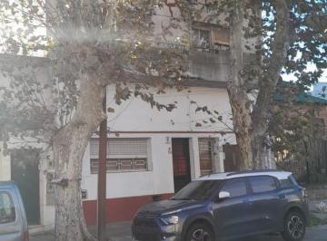 PH de 4 ambientes, Avellaneda · PH de 75 m² con 3 Dorm. en Alquiler en Sarandi Al Frente.