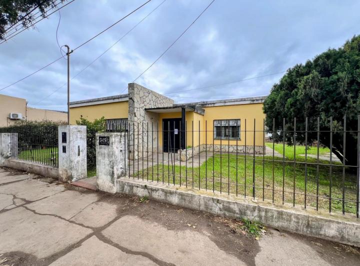 Casa · 140m² · 6 Ambientes · 2 Cocheras
