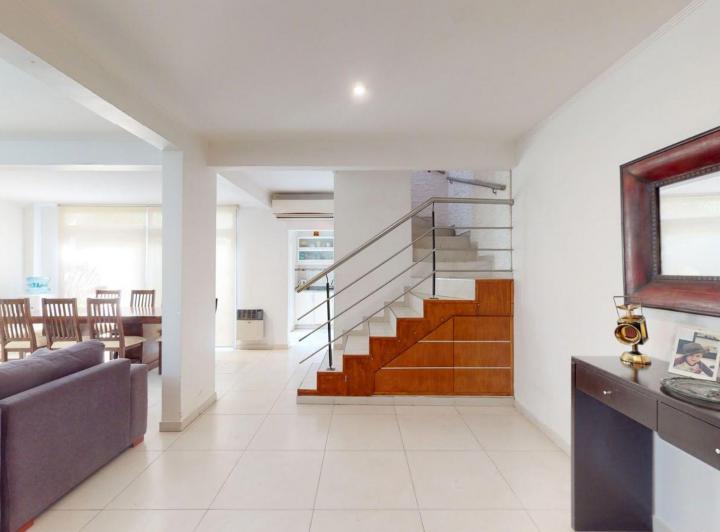 Casa · 120m² · 5 Ambientes · 1 Cochera