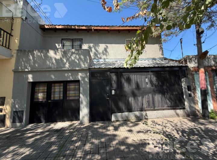 Casa · 160m² · 6 Ambientes · 1 Cochera