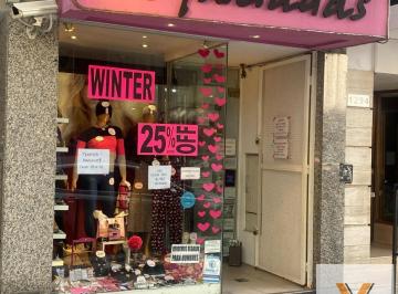 Local comercial · 60m² · Local en Alquiler - 1 Baño - 60 m - Recoleta