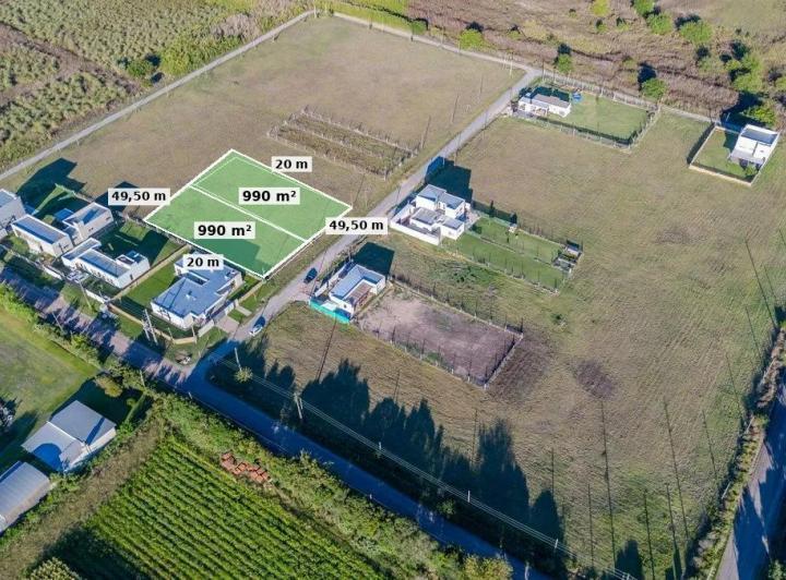 Terreno · 990m²