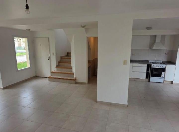 Casa · 130m² · 6 Ambientes · 2 Cocheras