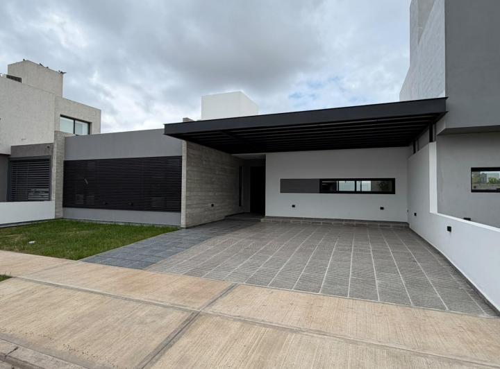 Casa · 180m² · 3 Dormitorios · 1 Cochera