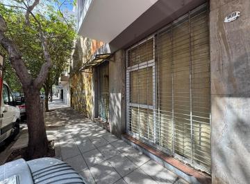 Local comercial · 48m² · 1 Ambiente · Amplio Local con Gran Depòsito