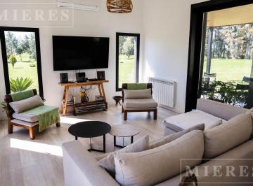 Casa · 172m² · 5 Ambientes · 2 Cocheras · Casa en Alquiler Temporario en Chacras de La Cruz