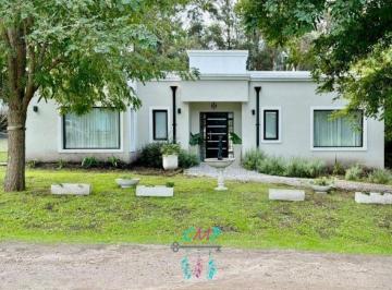 Casa · 120m² · 3 Ambientes · 1 Cochera · Casa en Barrancas de San Benito Country Club