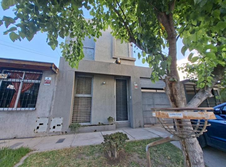 Casa · 77m² · 7 Ambientes · 1 Cochera