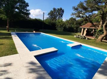 Quinta vacacional · 101m² · 2 Dormitorios · 2 Cocheras · Casa Quinta en Venta en General Rodriguez