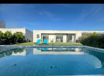 Casa de 3 ambientes, La Plata · Casa en Venta