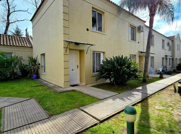 Casa · 67m² · 1 Cochera · Casa Duplex en Venta en Pilar