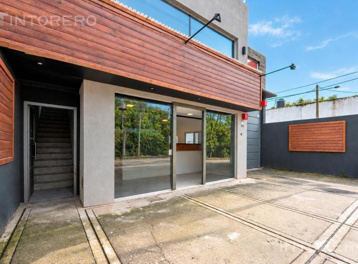 Local comercial · 178m² · 4 Ambientes · 2 Cocheras