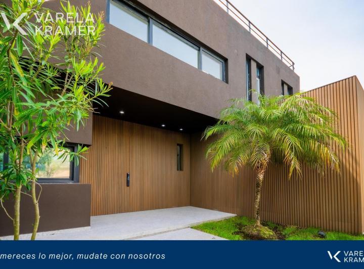 Casa · 520m² · 6 Ambientes · 4 Cocheras