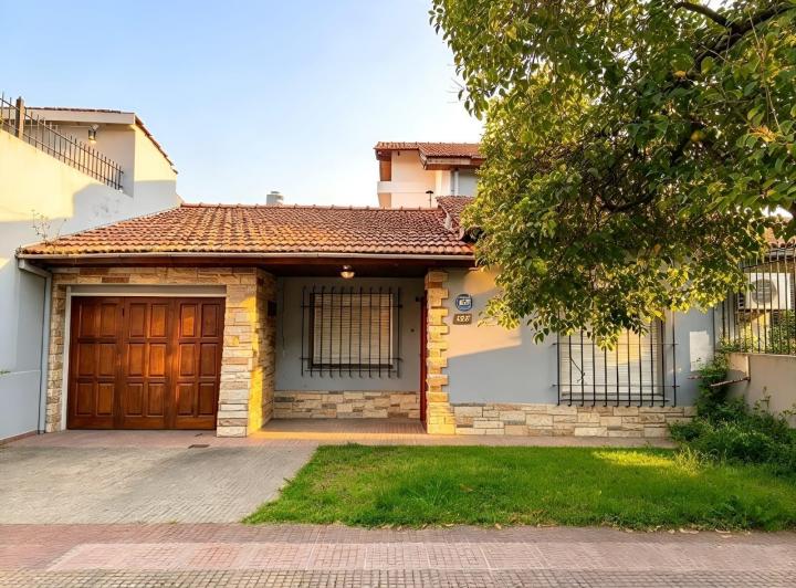 Casa · 187m² · 7 Ambientes · 1 Cochera
