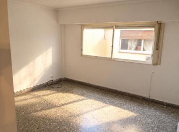 Departamento · 37m² · 2 Ambientes · 1 Cochera · Lateral con Mucha Luz en El Corazon de Villa Cresp
