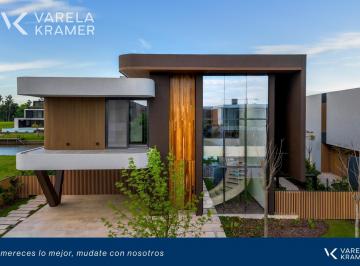Casa · 908m² · 6 Ambientes · 4 Cocheras · Casa en El Yacht