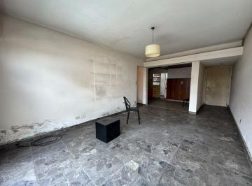 BER-BER-16730_2 · ¡3 Ambientes a Refaccionar con Balcon Corrido y Vista Abierta! en Villa Real!