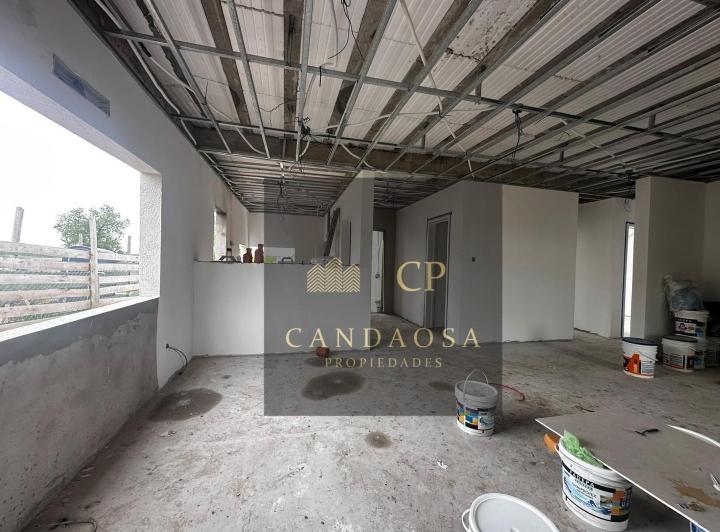 Casa · 115m² · 4 Ambientes · 2 Cocheras