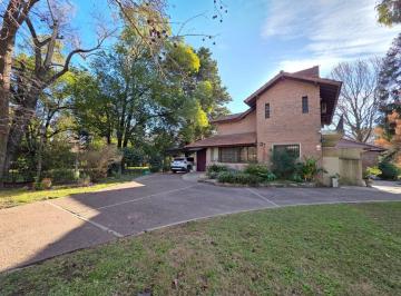 Casa de 8 ambientes, Malvinas Argentinas · Lujoso Chalet con Enorme Parque Arbolado, pileta y Cancha de Tenis Tortuguitas