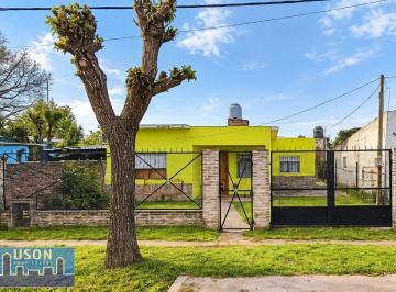 Casa · 72m² · 4 Ambientes · 1 Cochera · Venta Casa 4 Ambientes Monte Grande