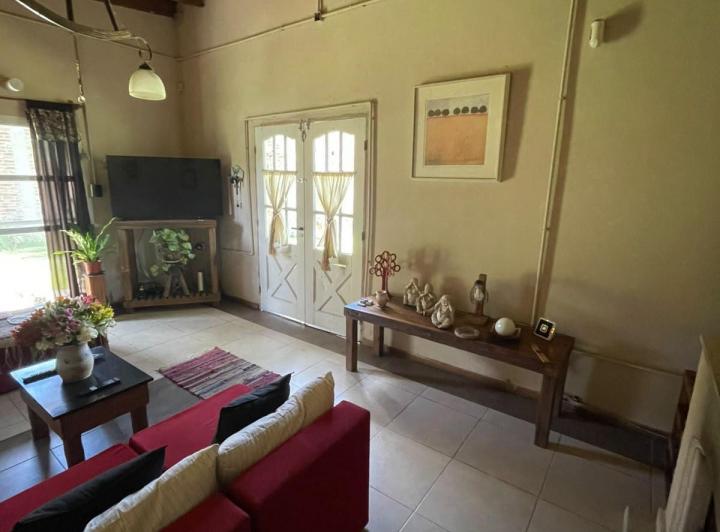 Casa · 140m² · 6 Ambientes · 2 Cocheras