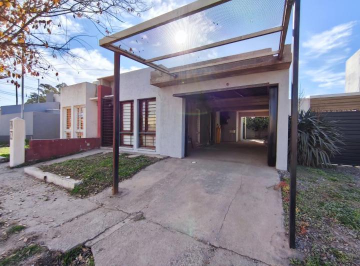 Casa · 78m² · 3 Ambientes · 3 Cocheras