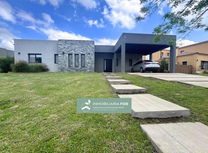 Casa · 160m² · 5 Ambientes · 2 Cocheras