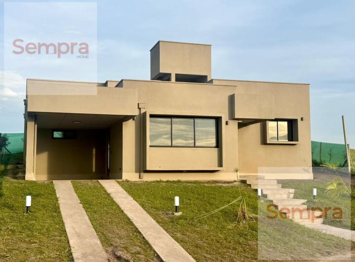 Casa · 115m² · 2 Dormitorios