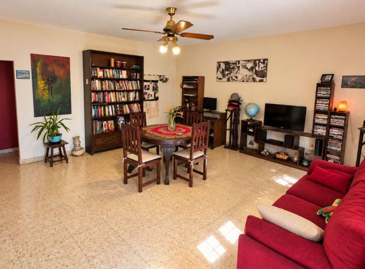 Casa · 100m² · 3 Ambientes · 1 Cochera
