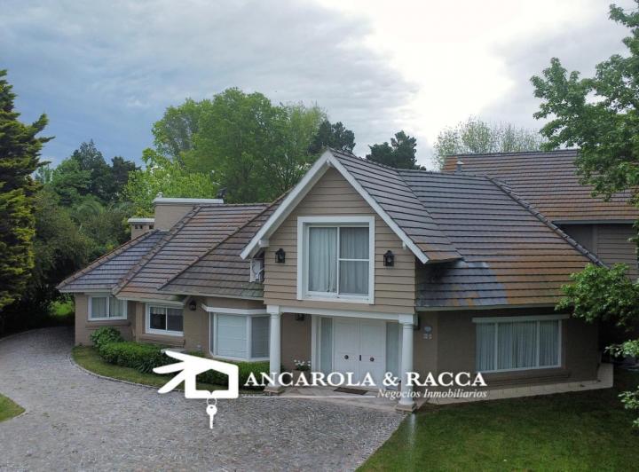 Casa · 360m² · 7 Ambientes