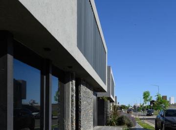 Casa · 185m² · 3 Ambientes · Venta - Dúplex Exclusivo de Categoría en San Ignacio Village | Totalmente Amoblado y Equipado