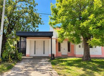 Casa · 88m² · 3 Ambientes · 1 Cochera · Venta Casa 2 Dormis - Ramallo Pueblo - Apta Credito