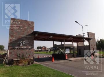 Terreno · 1100m² · Terreno Venta Los Canales de Plottier con Cancha de Golf, Tenis, Fútbol y Club House