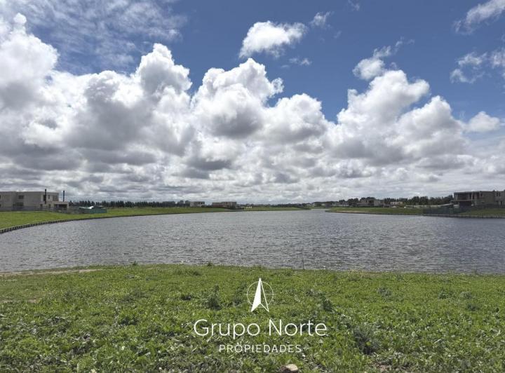 Terreno · 736m²