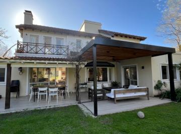Casa · 238m² · 5 Ambientes · 3 Cocheras · Casa en Venta con Pileta, Barrio Cerrado La Escondida, Tigre