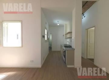 Departamento · 53m² · 3 Ambientes · Departamento Reciclado - 3 Amb - Primer Piso C/terraza Propia. bajas Expensas. U$s118.000