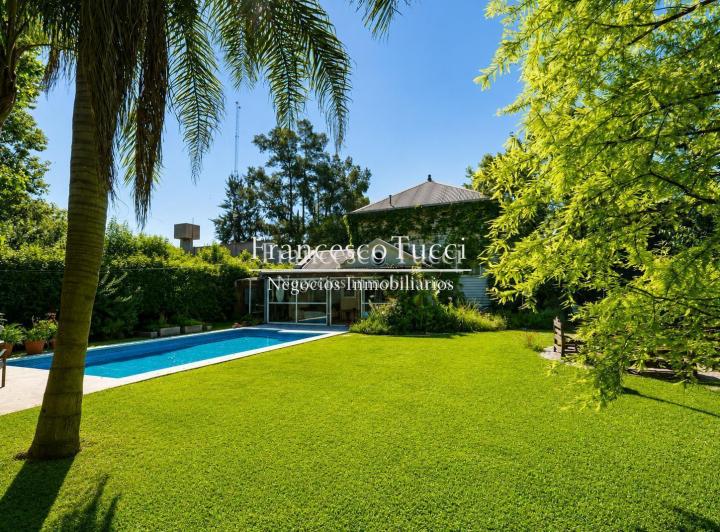 Bodega-Galpón · 400m² · 5 Ambientes · 6 Cocheras