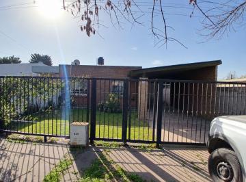 Casa · 95m² · 3 Ambientes · 1 Cochera · Moderna Casa de 2 Dorm. en Ricardone
