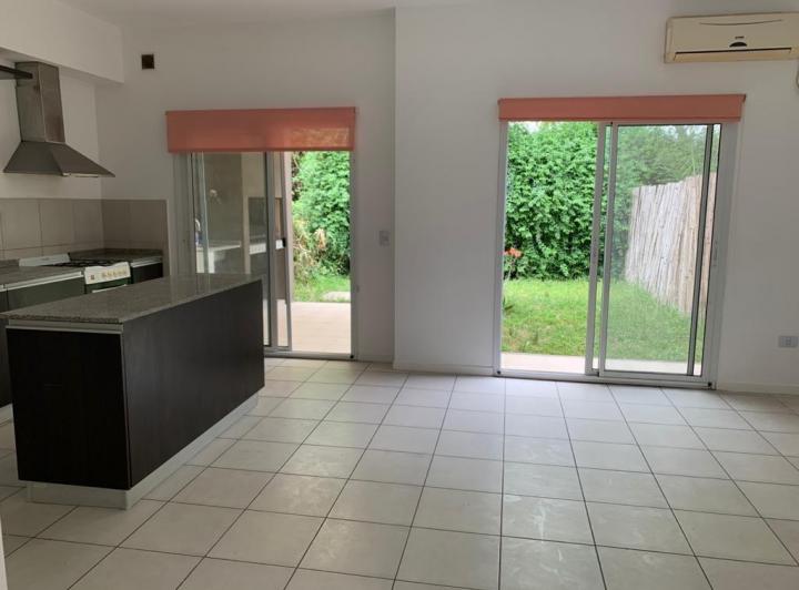 Casa · 122m² · 4 Ambientes · 1 Cochera