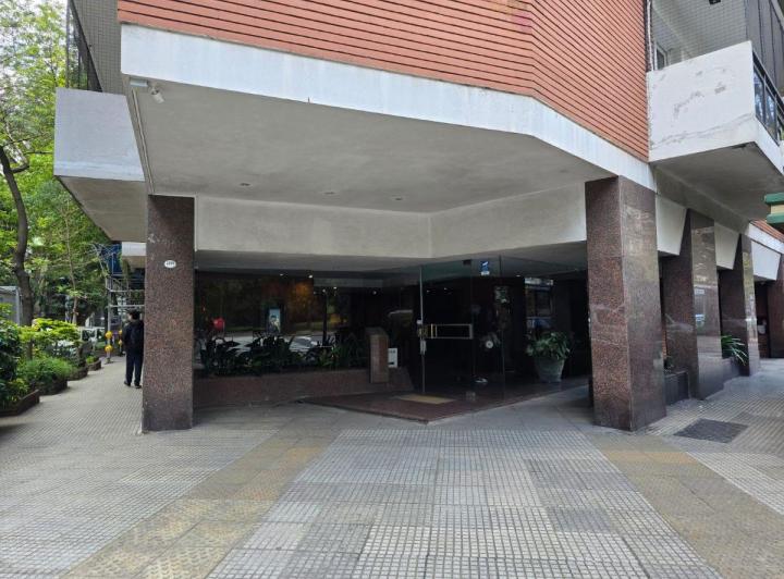 Departamento · 81m² · 4 Ambientes · 1 Cochera
