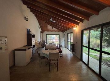 Casa de 4 ambientes, Quilmes · Casa 4 Ambientes en Venta en Barrio Parque Bernal con Cochera.
