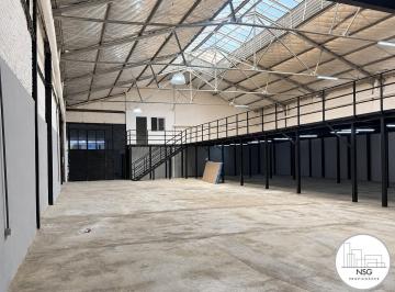 Bodega-Galpón · 900m² · 1 Cochera · Alquiler Galpon de 900 m² con Oficinas y Entrepiso – Paternal