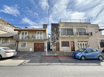 Casa · 140m² · 6 Ambientes · Casa en Altura en Venta Centro Zarate. 3 Dorm.. con Terraza. Vistas Al Río.