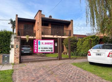 Casa · 250m² · 5 Ambientes · 1 Cochera · Casa en Venta en José Mármol 4 Ambientes Apta a Crédito