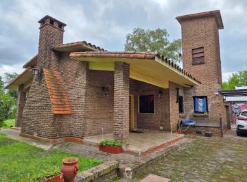 Casa · 162m² · 4 Ambientes · 1 Cochera · Venta Casa 4 Amb - Pileta en Manuel Alberti Pilar