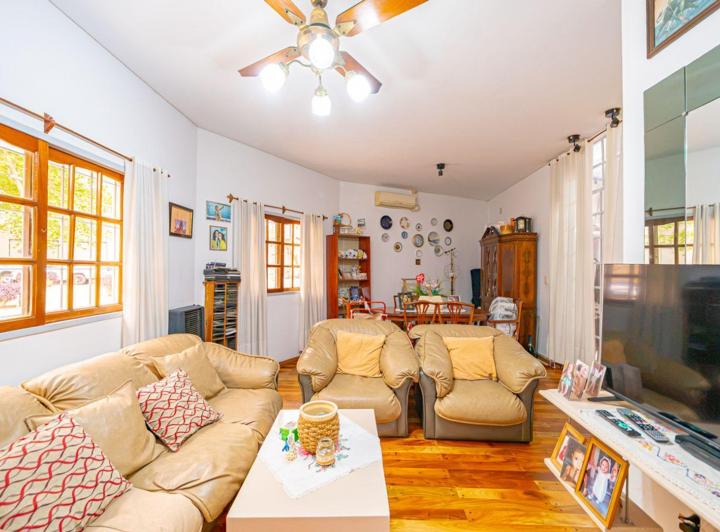 Casa · 180m² · 4 Ambientes · 1 Cochera