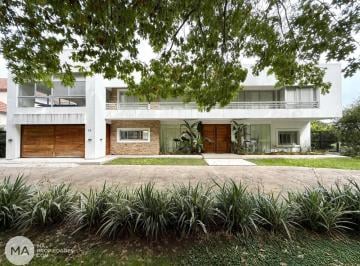 Casa · 550m² · 7 Ambientes · 2 Cocheras · Venta | Casa 5 Dorm. en Barrio Cerrado - Los Alamos Club de Campo - Ibarlucea